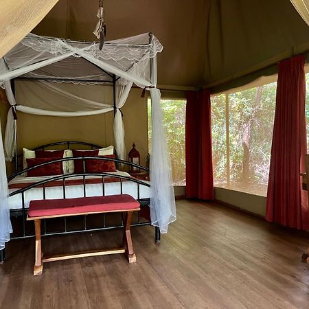 Ikweta Safari Camp Hotel Maua Екстериор снимка