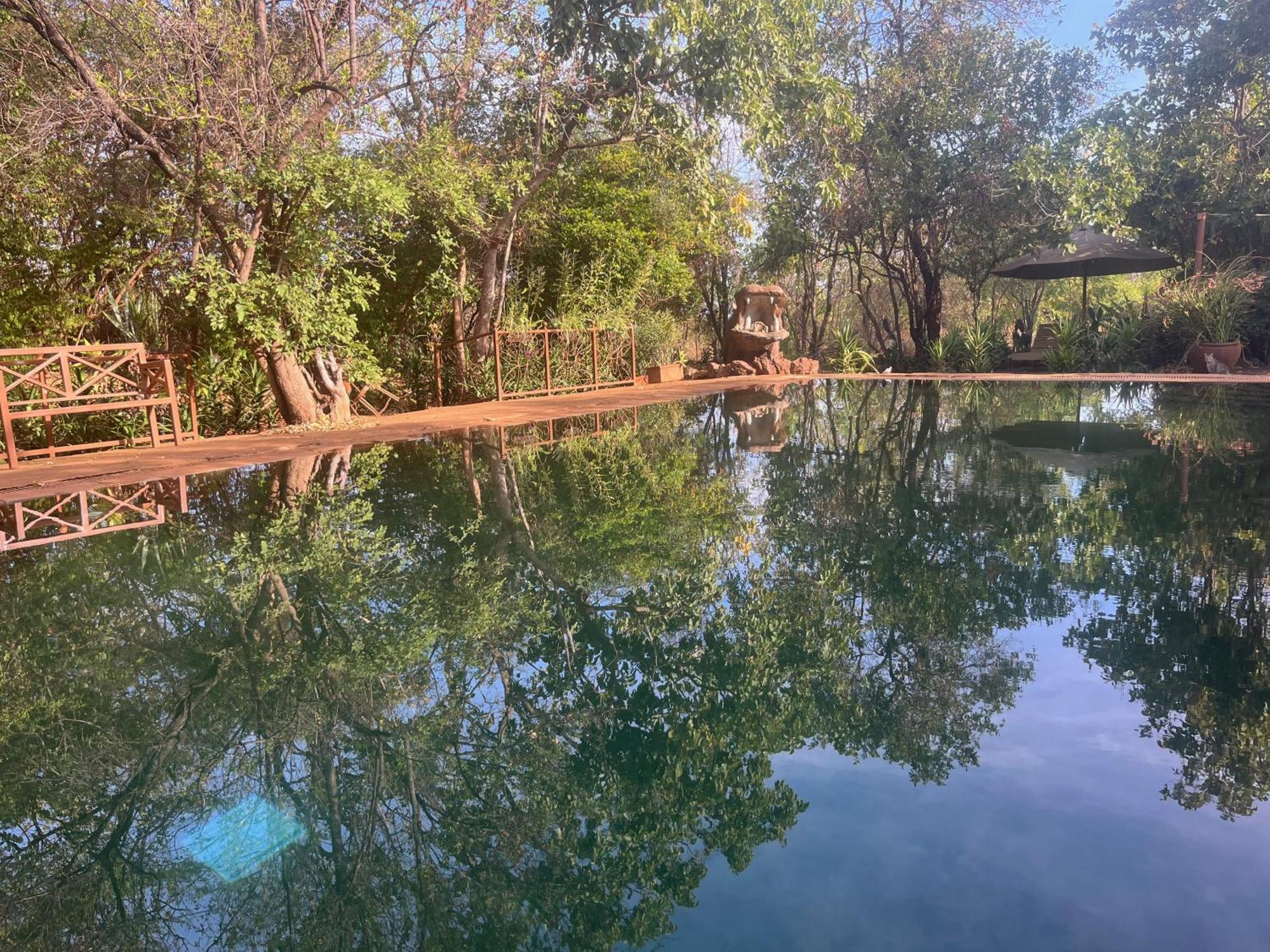 Ikweta Safari Camp Hotel Maua Екстериор снимка
