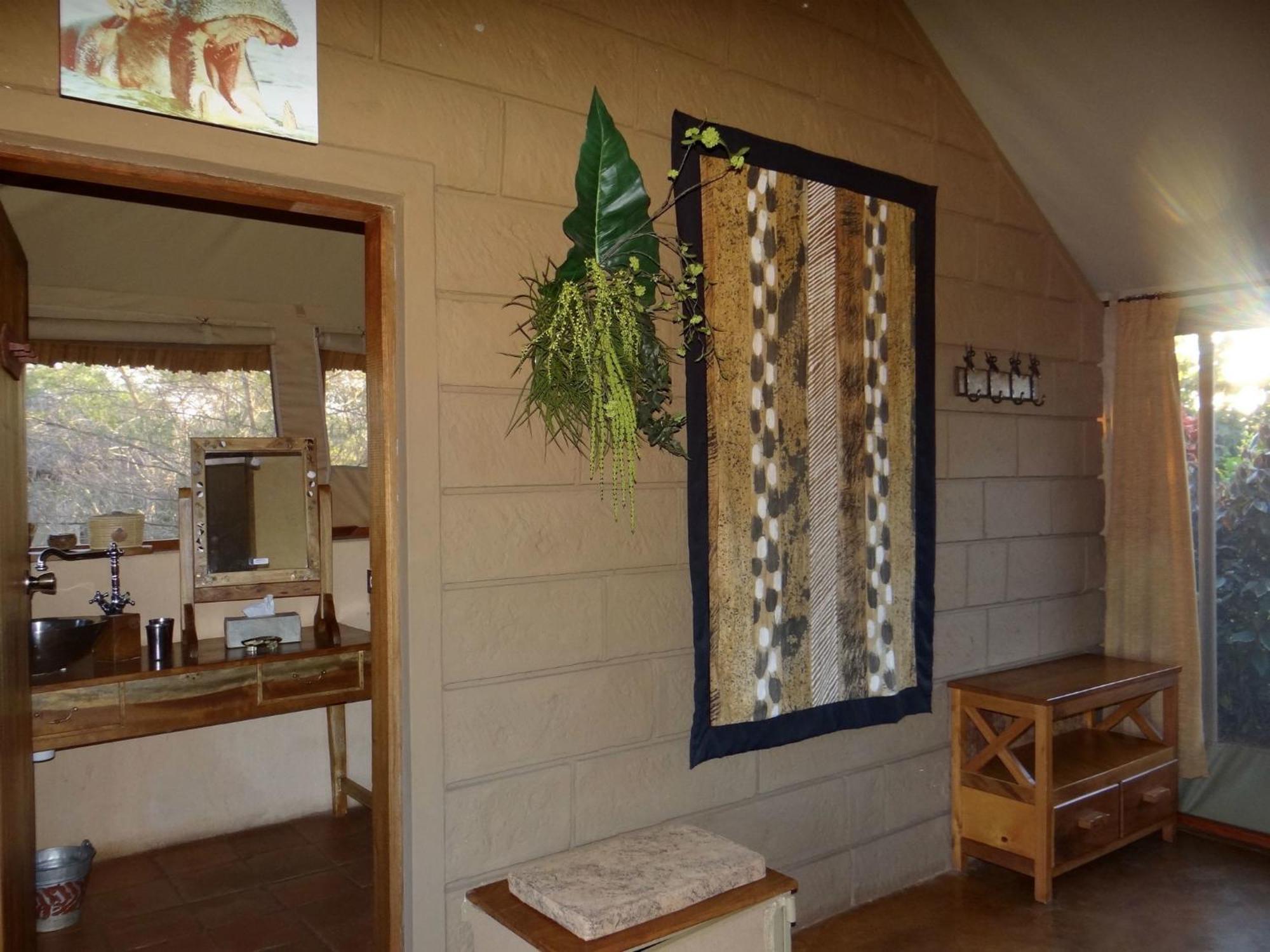 Ikweta Safari Camp Hotel Maua Стая снимка