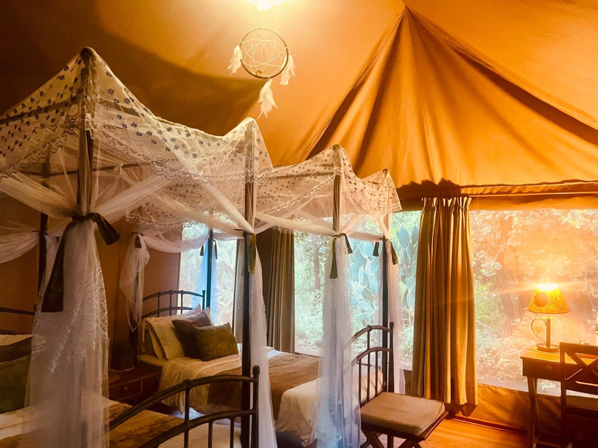 Ikweta Safari Camp Hotel Maua Екстериор снимка