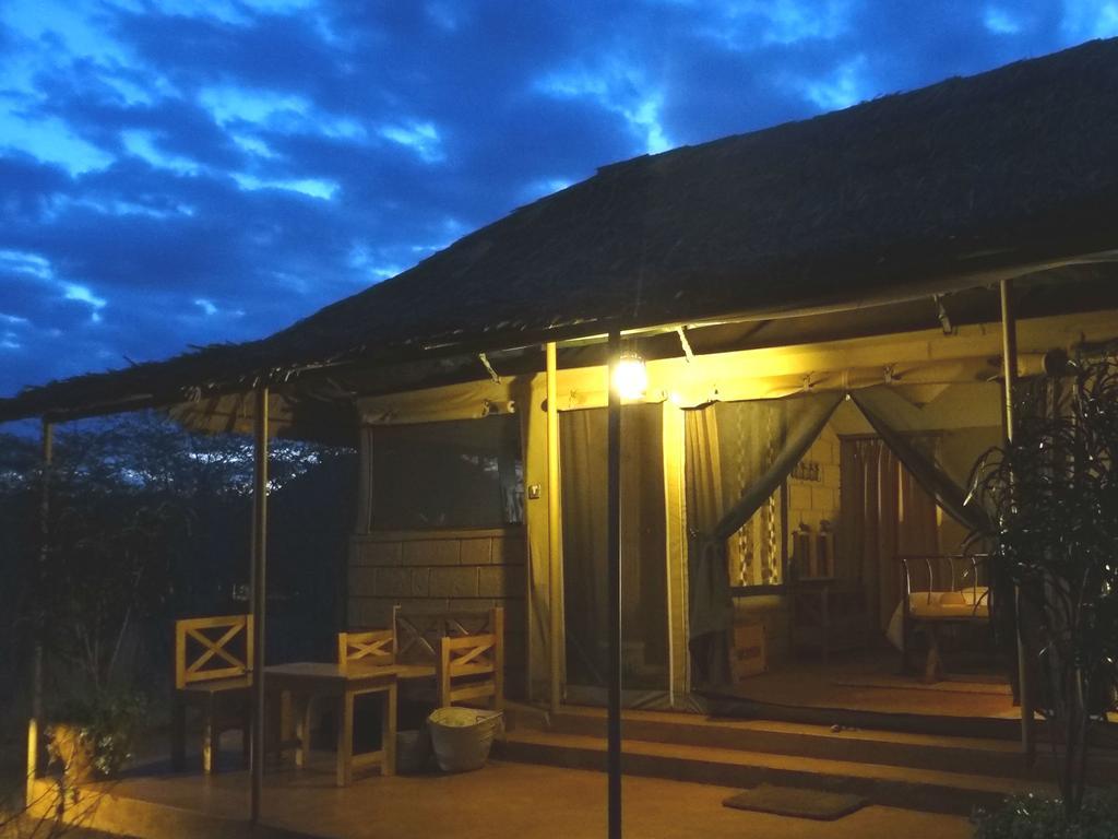 Ikweta Safari Camp Hotel Maua Екстериор снимка