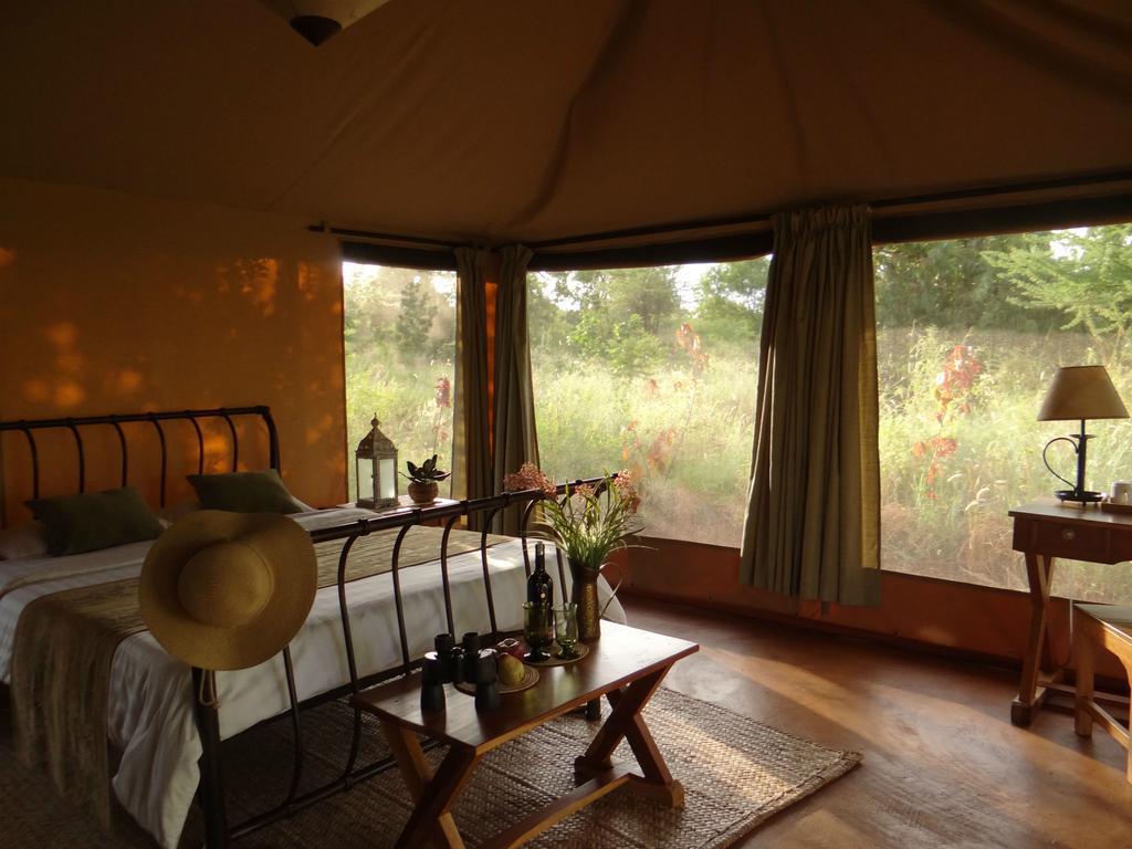 Ikweta Safari Camp Hotel Maua Екстериор снимка