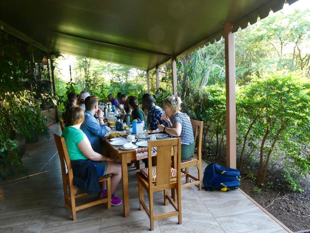 Ikweta Safari Camp Hotel Maua Екстериор снимка