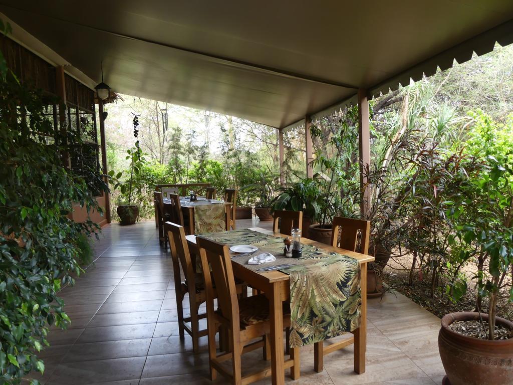 Ikweta Safari Camp Hotel Maua Екстериор снимка