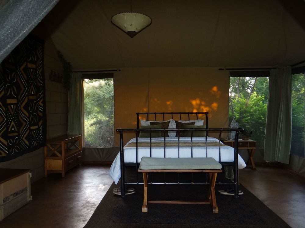 Ikweta Safari Camp Hotel Maua Екстериор снимка